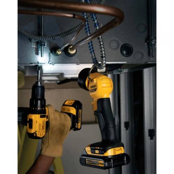 Фонарь аккумуляторный DeWalt DCL040 без АКБ и ЗУ -SP!