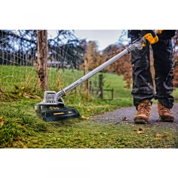 Триммер аккумуляторный DEWALT DCMST561P1